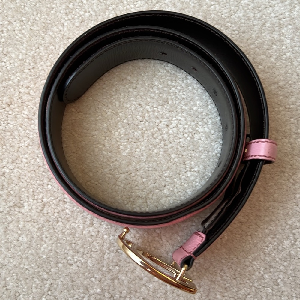 Gucci Pink Leather Gold “G” Belt - Picture 7 of 10
